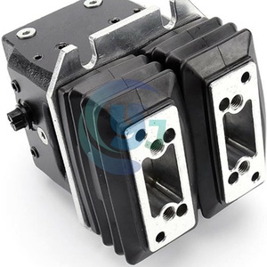 Válvula de Control de Pedal YN30V00105F2 para Excavadora SK200-8 SK250-8 SK260-8 SK350-8 SK460-8 - Product Image 4