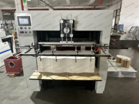 Machine de découpe et de pliage automatique à grande vitesse pour rouleaux de gobelets en papier kraft