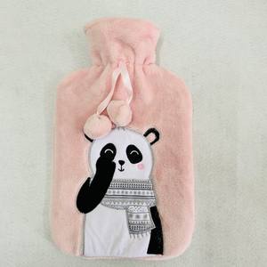 Vente en gros logo personnalisé portable 1000ml 2000ml pieds et mains chauffe-eau en caoutchouc peluche sac à eau chaude bouteille avec couvercle - Product Image 4