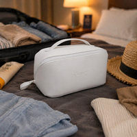 Sac de maquillage portable avec sangle et poignée, grande capacité, pour femmes, sac de toilette de voyage, PU, logo personnalisé en relief, trousse de cosmétiques