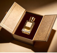 Boîte cadeau rigide en forme de livre avec fermeture magnétique de 100 ml, impression quadricolore, doublure en satin, insert en mousse