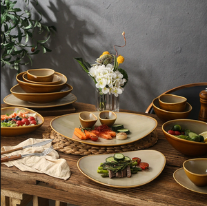 Ensemble de bols et assiettes irréguliers en grès caramel vintage, vaisselle à glaçure réactive, logo personnalisé pour restaurant, hôtel, vente en gros - Product Image 1