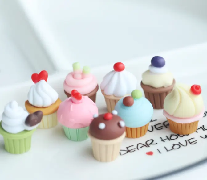 Breloque de cupcake en résine 3D, pour bijoux, décoration de fête, maison de jeu, miniatures, articles, personnages de mini aliments