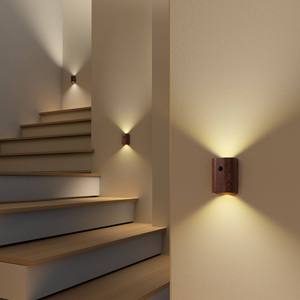 Lampada da Parete LED con Sensore di <span class=keywords><strong>Movimento</strong></span> Effetto Legno, Ricaricabile e Magnetica per Corridoio, Comodino, Camera da Letto - Product Image 3