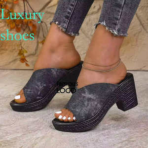 NOVEDAD DE VERANO 2025, zapatillas de talla grande para mujer, sandalias clásicas de mezclilla con cuña plana de PU - Product Image 3