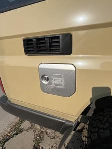 Pour Toyota Land Cruiser 40e anniversaire accessoires extérieurs autocollant d'emblème de garde-boue avant et couvercle de réservoir d'huile - Product Image 3