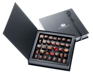 Custom black luxury rigid bonbon chocolate gift packaging box