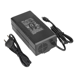 Cargador Ulip de 18V a 42V 3A con Enchufe Europeo y Certificados CE y FCC para Patinetes Eléctricos - Product Image 4