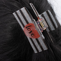 Nouvelle pince à cheveux requin imprimée LOVE pour la Saint-Valentin, accessoires capillaires sophistiqués et élégants pour femmes, pince requin mignonne