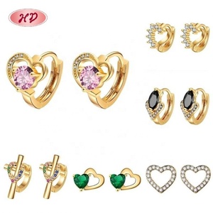 Juego de Seis Pendientes de Mariposa Románticos Chapados en Oro de 18K, Pendientes Huggie Irregulares con Circonita, Joyería para Mujer, Latón, 1MOQ - Product Image 2