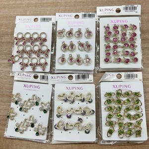 بيع بالجملة مجوهرات أحجار ملونة مطلية بالذهب من جينجينج وقلب زهور كورية للنساء أقراط - Product Image 3