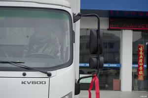 Camión de Caja Abierta Isuzu KV600, Su Socio de Confianza para el Transporte de Última Milla - Product Image 2