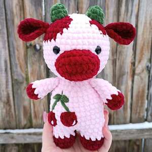 Jouets personnalisés, peluches roses, pelotes de laine, vache en peluche à la fraise, peluche, jouet en peluche, cheveux au crochet, poupée vache - Product Image 3