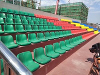 Siège de stade en plastique HDPE haute densité résistant aux intempéries pour gradins et tribunes