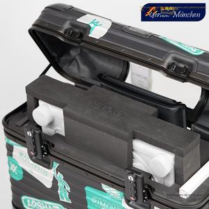 Boîte de rangement pour planche à roulettes Daniel Arsham Artist <span class=keywords><strong>Plaster</strong></span> Carving Plastic Joint Pilot Aluminium Alloy Cartoon 4-Wheel Edition - Product Image 4