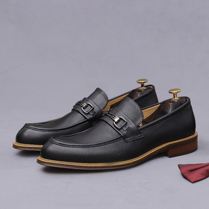 Chaussures habillées en cuir pour hommes, style britannique, respirantes et tendance, pour le dropshipping - Product Image 1