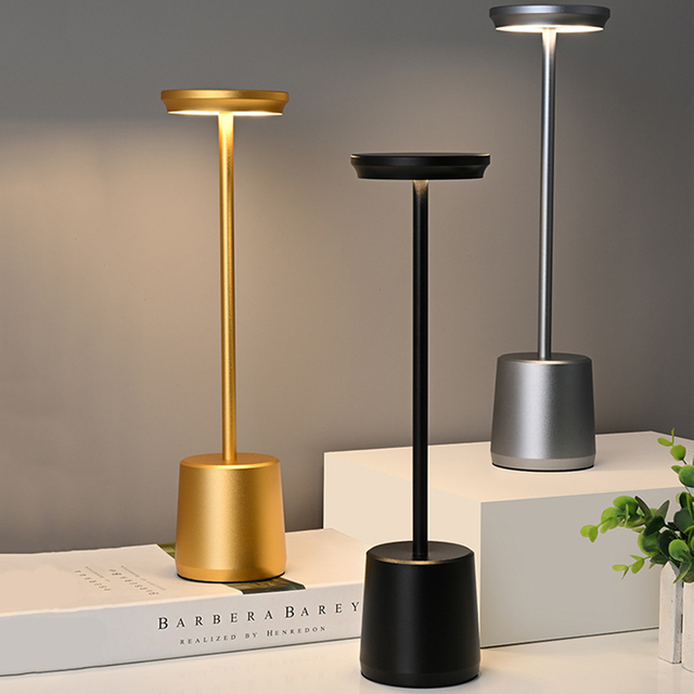 Indoor Led Cordless Table Lamps 2200mAh Battery Operated Portable Small Desk Lamp for Party Patio Restaurant