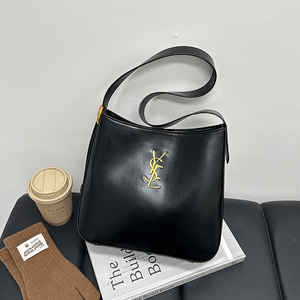 <span class=keywords><strong>Bolso</strong></span> Tote de PU de Gran Capacidad, Estilo Coreano, Versátil, con Letras, de Material Suave, Tipo Hobo, para Llevar Bajo el Brazo o al Hombro - Product Image 3