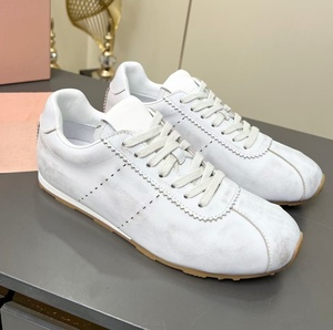 Chaussures pour femmes en dentelle vieillie - Chaussures en cuir véritable blanc cassé, à semelle plate, décontractées et idéales pour les trajets quotidiens - Product Image 3