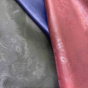 Vải lót <span class=keywords><strong>Taffeta</strong></span> <span class=keywords><strong>Polyester</strong></span> 190T trơn nhuộm màu, họa tiết dập nổi tùy chỉnh, cảm giác mềm mại hoàn hảo - Product Image 2