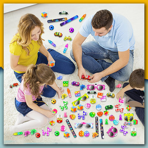 Set di 1300 Giocattoli Antistress Sensoriali per Bambini, Confezione Regalo di Natale - Product Image 2