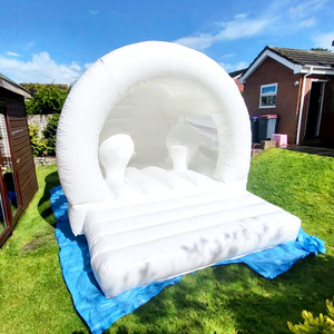 Castillo inflable blanco para niños, brincolín comercial para fiestas al aire libre. - Product Image 1