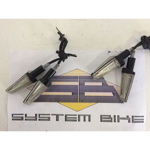 Indicatori di Direzione Universali per Moto e Bici, Luci LED 12V Set Anteriore e Posteriore - Product Image 1