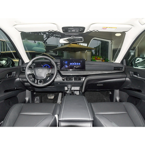 <span class=keywords><strong>Toyota</strong></span> Camry 2023 <span class=keywords><strong>4</strong></span> portes 5 sièges voiture à essence usagée avec sièges en cuir et caméra arrière - Product Image 5