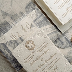 Tarjeta de Felicitación de Lujo con Relieve, Invitación de Boda, Papel Artístico, Impresión Tipográfica, Sello Dorado, Iniciales Personalizadas, Diseño Elegante - Product Image 1