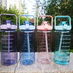 200 pièces logo personnalisé grande capacité 2 litres demi-gallon clair marqueur de temps sport motivation bouteille d'eau en plastique avec paille
