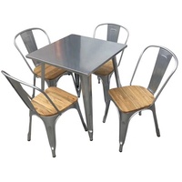 Chaises et table Tolixes en bois de pin en métal vintage empilables industrielles durables pour restaurant vente en gros
