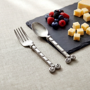 Juego de tenedor y cuchara de acero inoxidable estilo antiguo con mango decorado con cuentas hechas a mano para restaurantes, hoteles y resorts. - Product Image 1