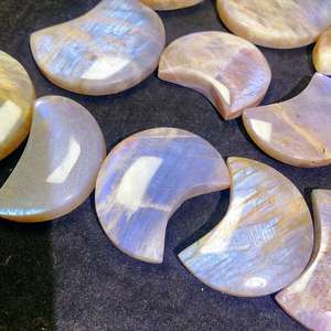 Piedra Lunar Azul Cristal Natural de Alta Calidad en Oferta para Decoración del Hogar - Product Image 2