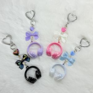 Nuevo Estilo de Audífonos Musicales, Llavero de Resina con Impresión UV, Diseño de Dibujos Animados, Colgante de Moda para Niñas, Accesorios para Bolsos - Product Image 5