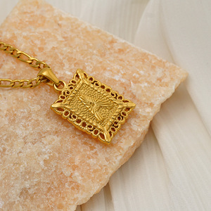 ZOGXIN Gold Plated Stainless Steel Letter Pendant Necklace For Women Fashionable Alphabet Chain Jewelry Gift Accessory - Product Image 4