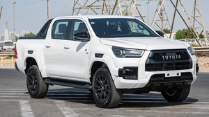 Compre el <span class=keywords><strong>Toyota</strong></span> <span class=keywords><strong>HiLux</strong></span> 2024 2025 en oferta: Camioneta <span class=keywords><strong>4x4</strong></span> <span class=keywords><strong>de</strong></span> doble cabina, volante a la izquierda, asientos <span class=keywords><strong>de</strong></span> cuero, modelo con interior oscuro - Product Image 5