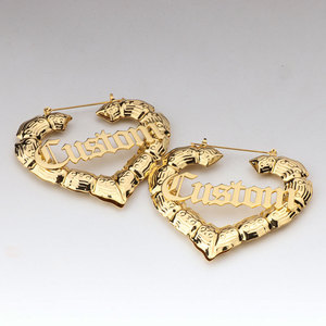Pendientes de Aro de Bambú Personalizados en Forma de Corazón con Nombre y Letra en Acero Inoxidable Chapado en Oro de 18K - Product Image 6