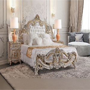 Lit sculpté à la main de style français avec tables de chevet, finition italienne, lit king size et chambre à coucher de style victorien, lit king size artisanal pour les États-Unis - Product Image 1