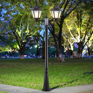 Lámpara de Jardín de Doble Cabezal, 2.5M, Hierro Negro, LED Blanco Cálido 2700K, IP66, Sensor de Movimiento con Energía Solar, Garantía de 10 Años, Luz para Exteriores - Product Image 6