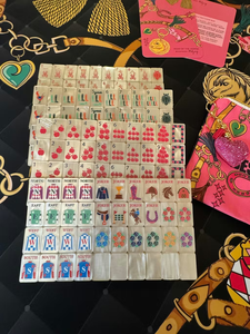 Jeu de Mahjong de Luxe en Acrylique Nacré à Motif Jockey de Course Hippique, 160 Pièces, avec Pieds Métalliques Pliants, Durable, Portable, Idéal Cadeau - Product Image 2