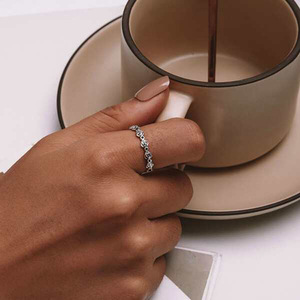 Anello Eternity con Fiori T0183, Anello da Donna con Onice Nero Rotondo, Pietra Naturale con Incastonatura a Pavé, Anelli di Fidanzamento alla Moda - Product Image 3