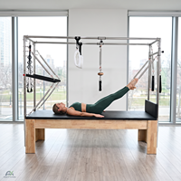 Table de Pilates Reformer réglable en bois de chêne avec barre de traction pour la physiothérapie et la rééducation