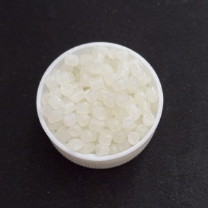 Gránulos de HDPE de alta calidad Contenedores de productos de consumo granulados reciclados Vírgenes-Moldeado de grado de película - Product Image 3