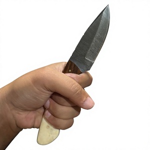 Couteau de chasse et de camping à lame fixe en acier Damas, avec manche en bois et os, personnalisable - Product Image 1