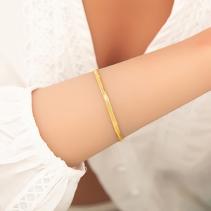 Joyería Artesanal de Boutique Pequeña, Chapada en Oro de 18K, Acero Inoxidable, y Nueva Cadena de Acero Inoxidable, Joyería de Moda de Alta Gama - Product Image 3