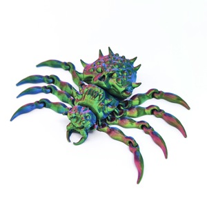 Un modèle d'araignée 3D imprimé, terrifiant et original, SDK30, doté de joints articulés et d'un matériau PLA avec une extrémité à dégradé laser - Product Image 3