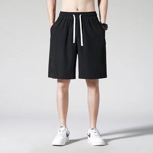 Shorts de sport et de plage décontractés pour hommes, en soie glacée fine, respirants, à taille basse avec cordon de serrage, longueur genou, tendance, vente en gros - Product Image 2
