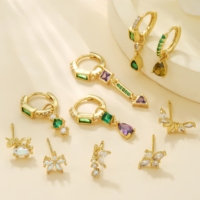 ZUOLA Chic - Juego de 10 Pendientes de Aro con Circonitas Verdes, Chapados en Oro Real de 18K, Lujosos y Apilables, para Mujeres y Niñas