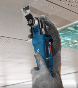 Outil oscillant multifonction 220V GOP 30-28 300W pour usage industriel et bricolage, avec poignée ergonomique Starlock et système de changement rapide magnétique pour la découpe - Product Image 3
