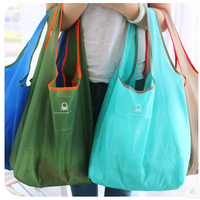 Matériau recyclé écologique personnalisé 210T Polyester grand sac fourre-tout pliable extensible et réutilisable Logo personnalisé pour